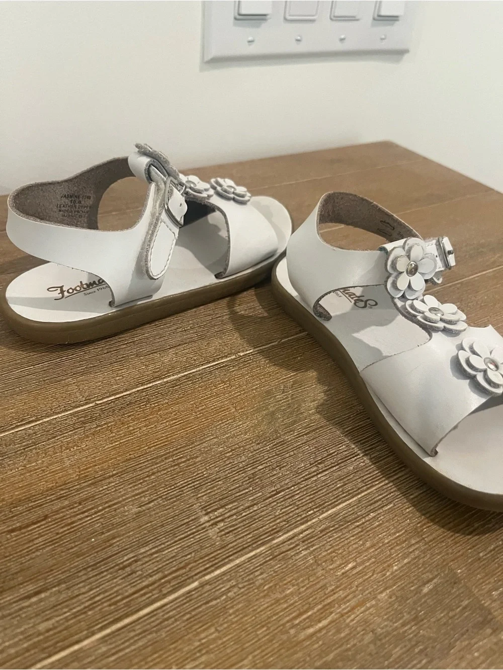 FootMates White Floral T-Strap Kids Sandals